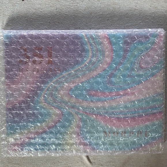 Morphe 35I Icy Fantasy Pony Collab NIB - Picture 2 of 4